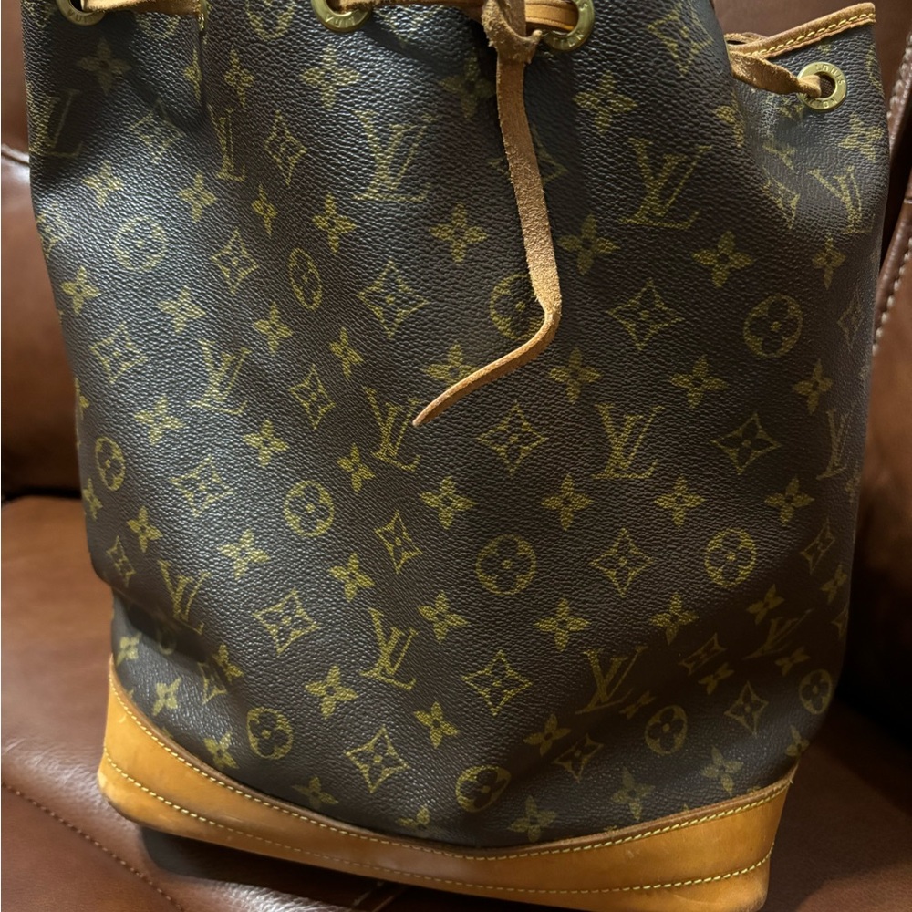 Louis Vuitton  Vintage GM Noe Malletier